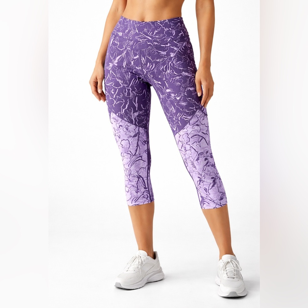 Apana XL Purple Floral Capri Leggings High Rise Activewear NWT Condition